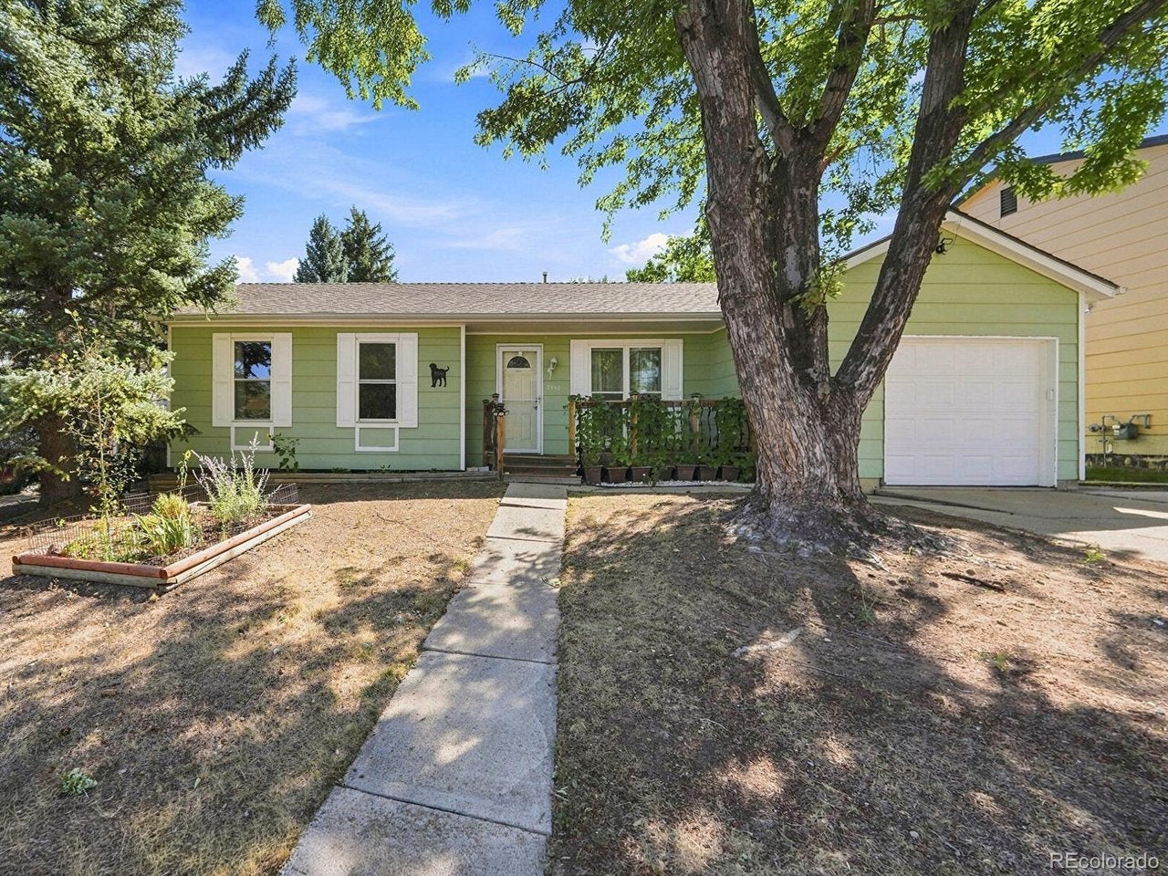 9556 N Garrison Ct — photo
