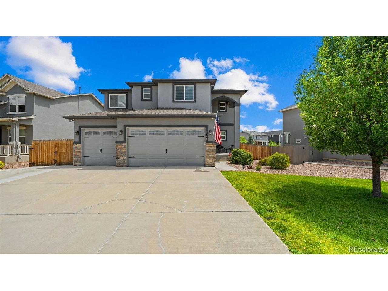 7643 Peachleaf Dr — photo