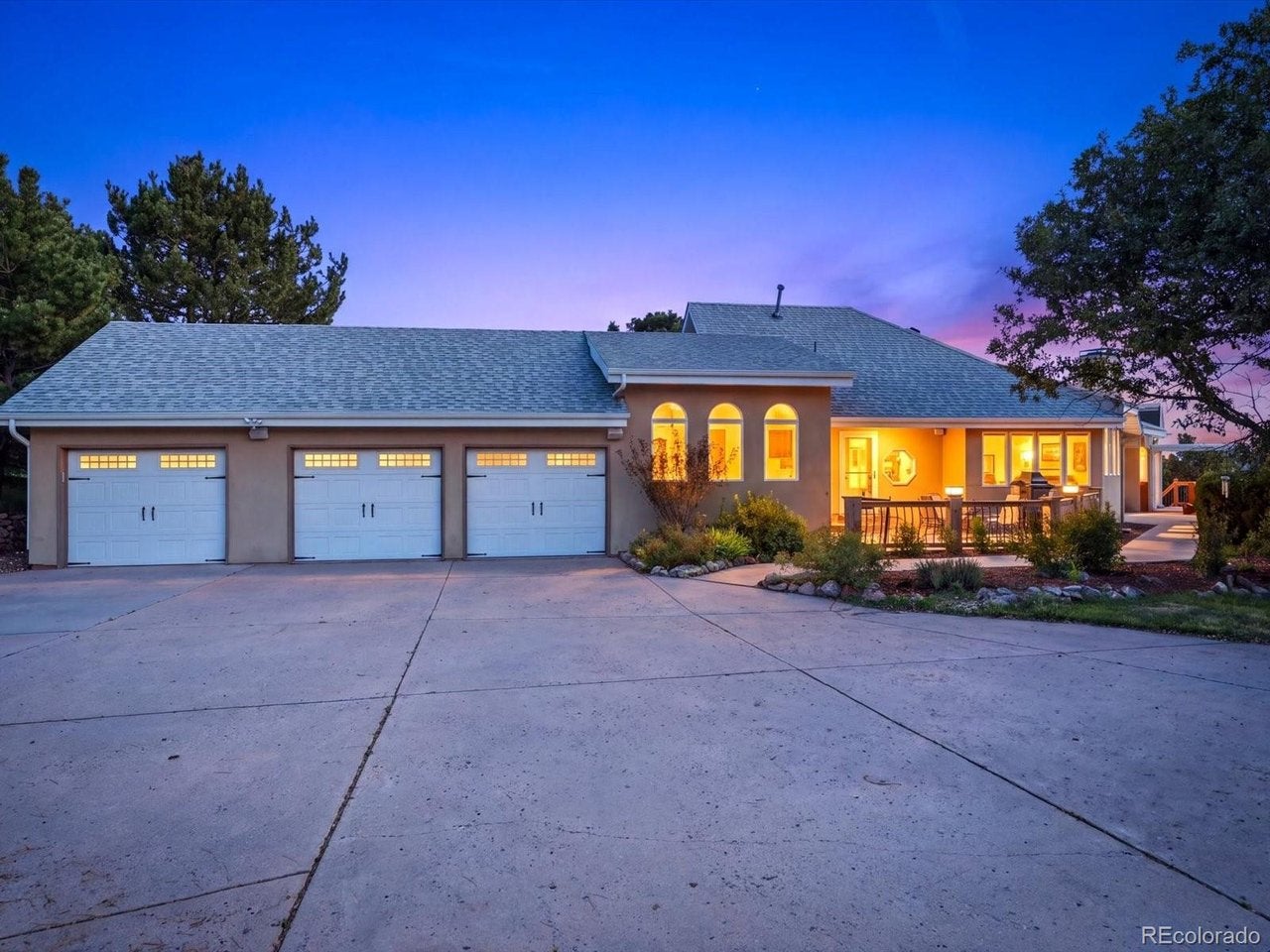 57 E Oak Hills Dr — photo