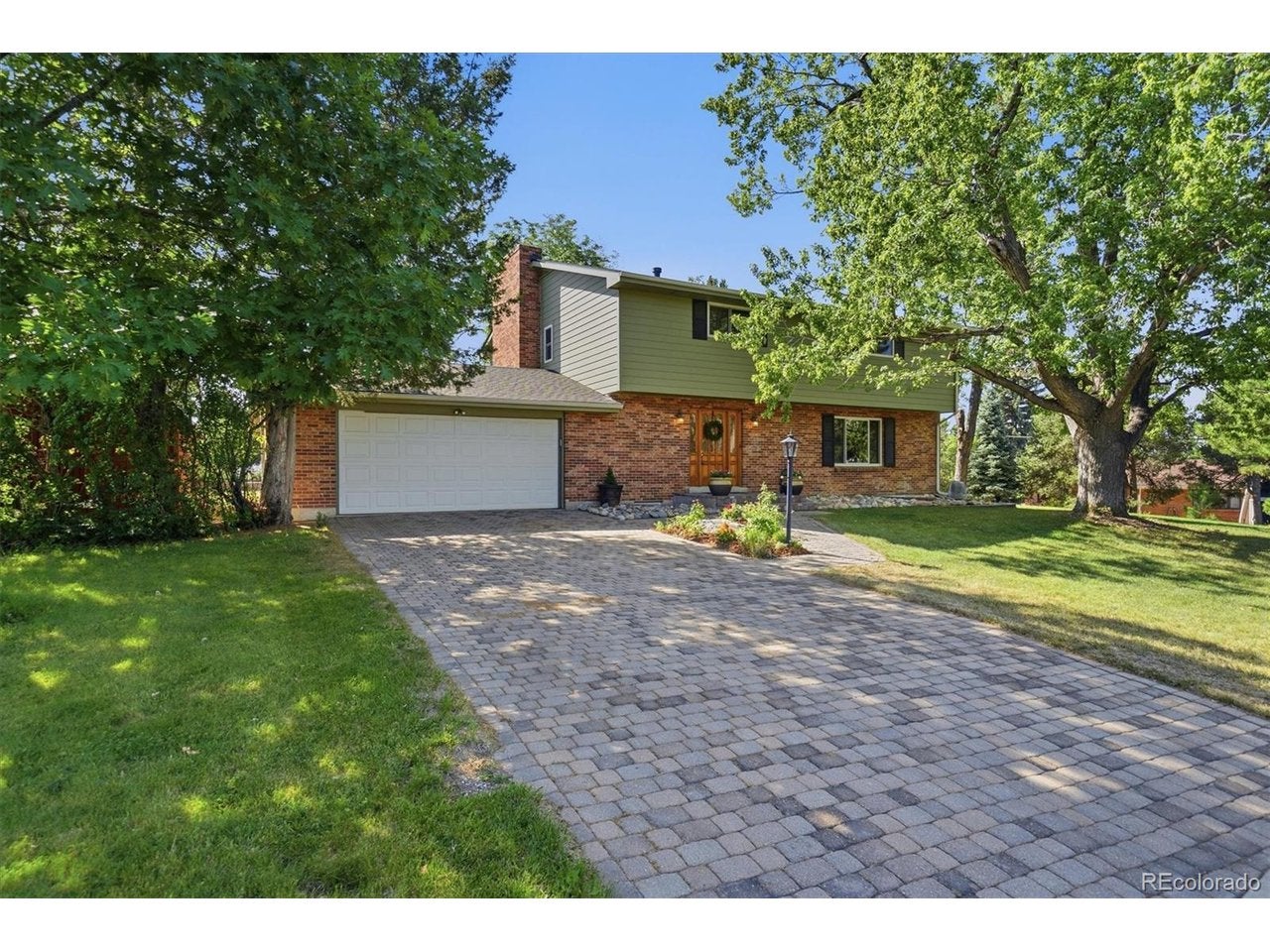 1186 E Davies Ct — photo