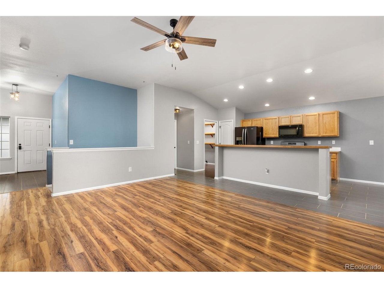 327 Fossil Dr — photo