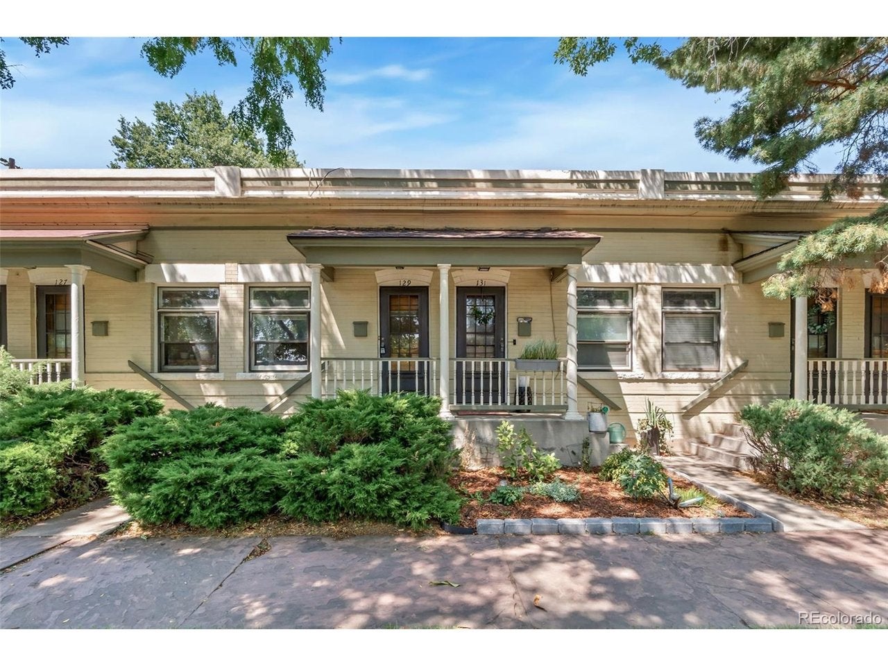 129 E Exposition Ave — photo