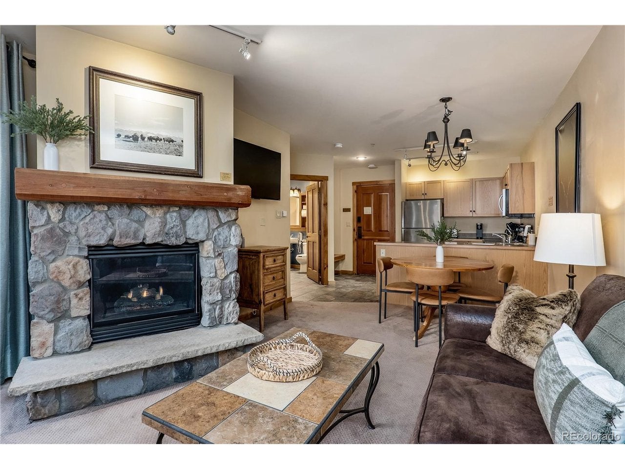 100 Dercum Sq 8343 — photo
