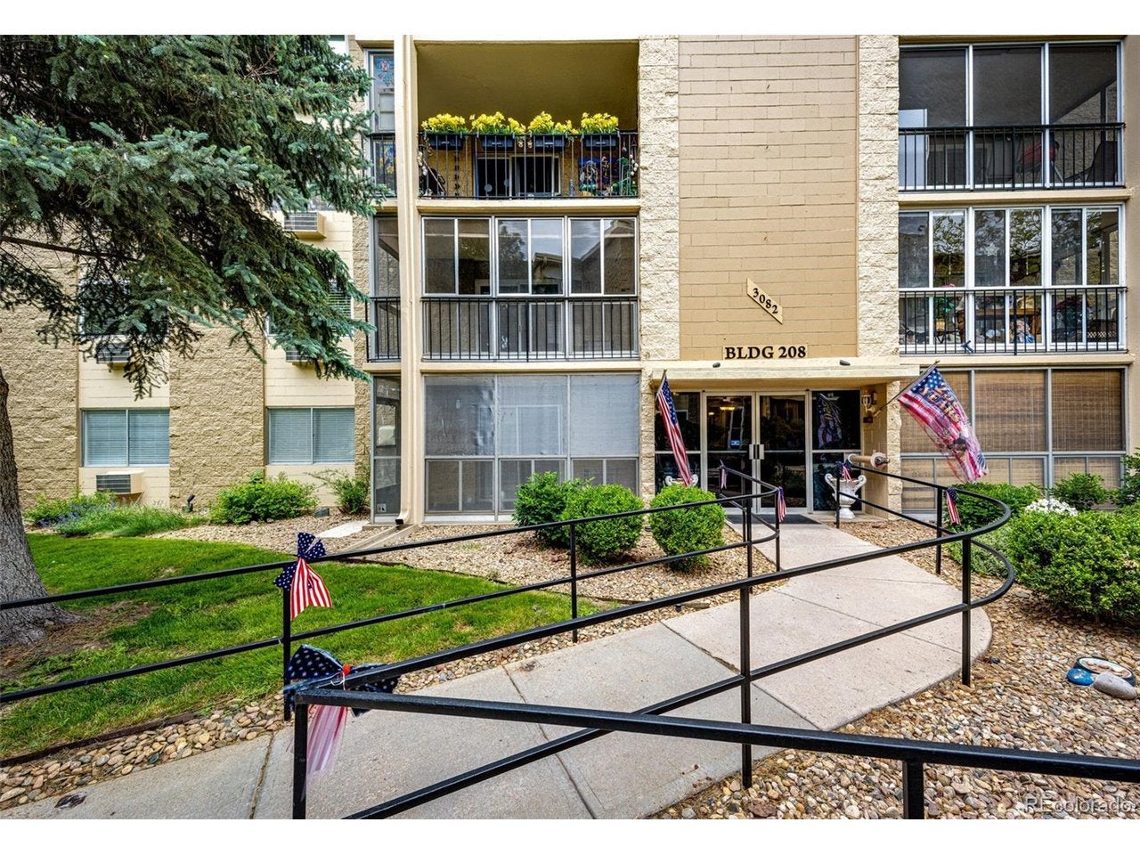 3082 S Wheeling Way 105 — photo