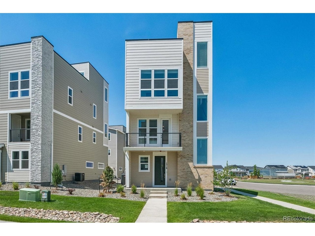 1218 Dylan Dr — photo