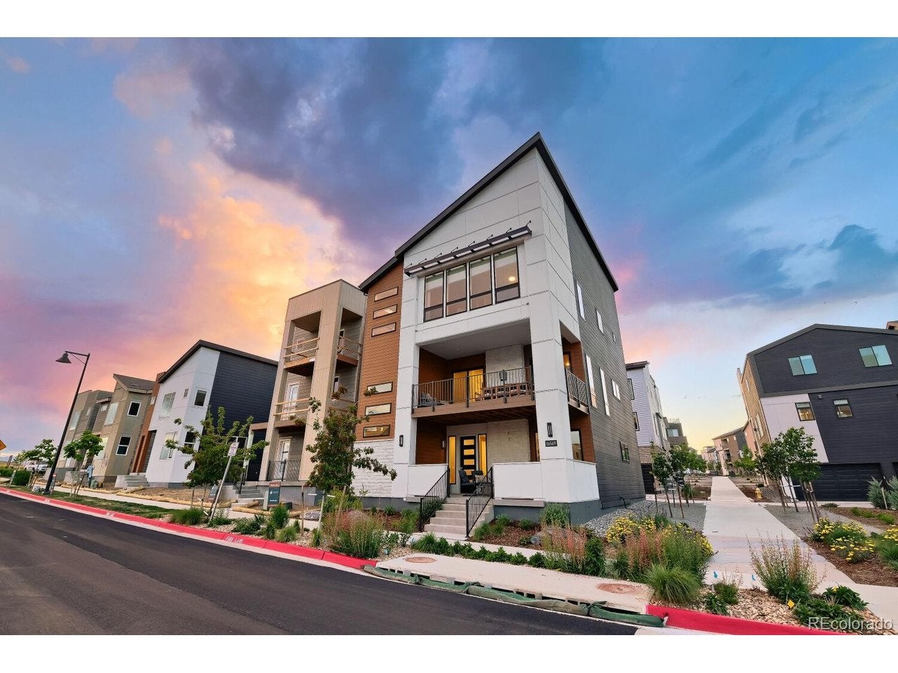 16569 Peak St — photo