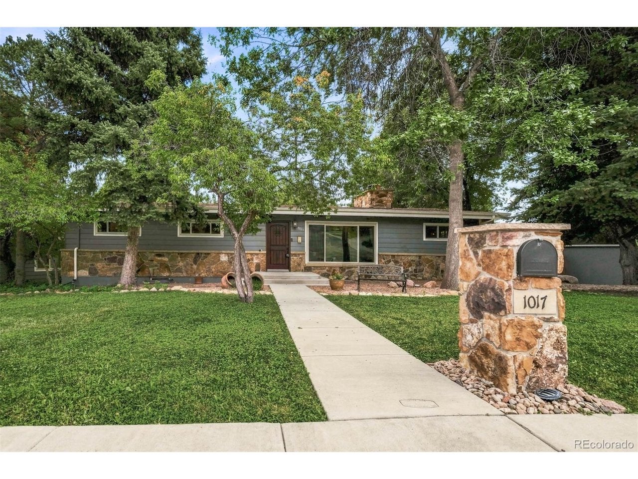 1017 Venus Dr — photo