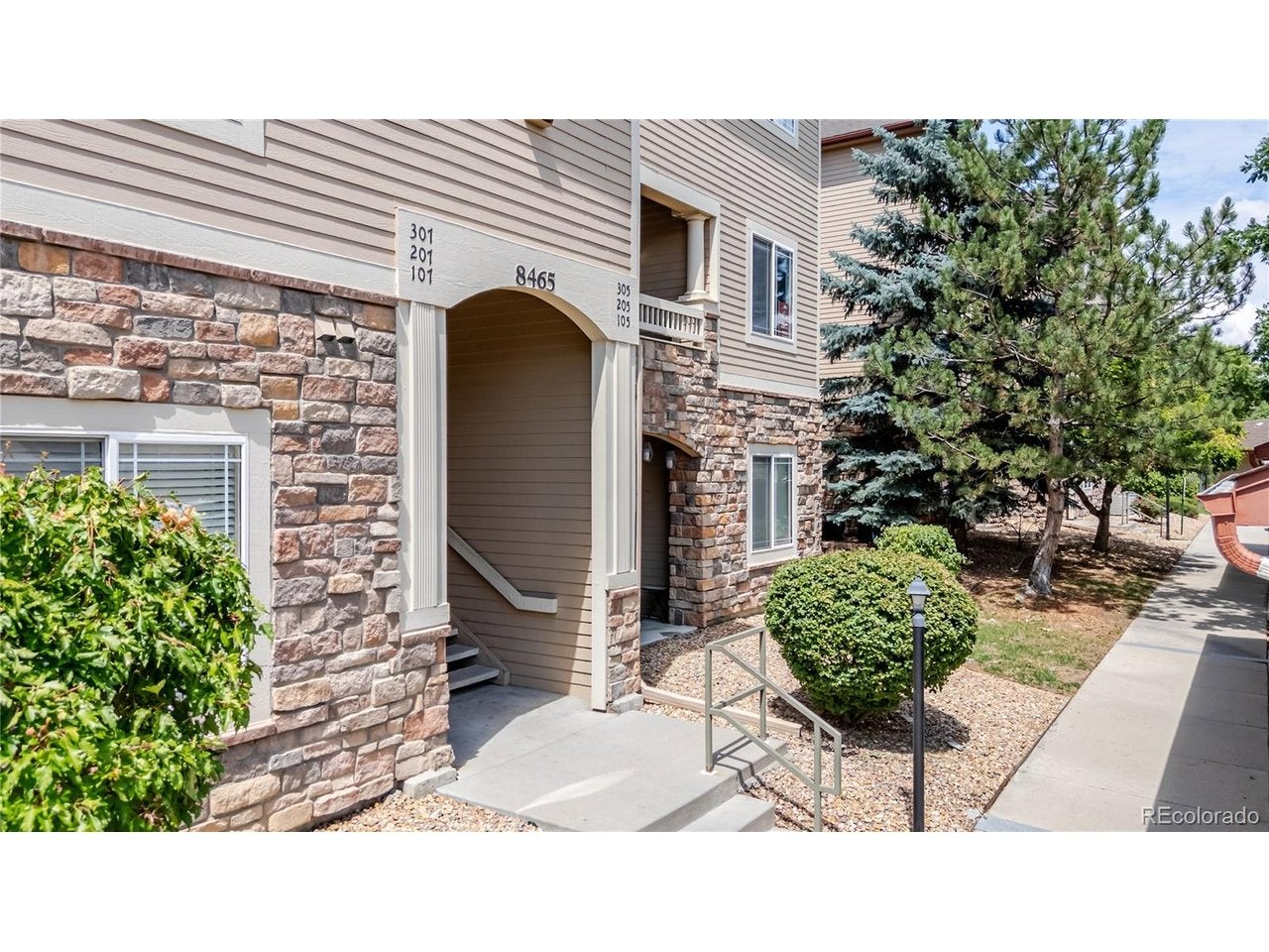 8465 S Holland Way 205 — photo