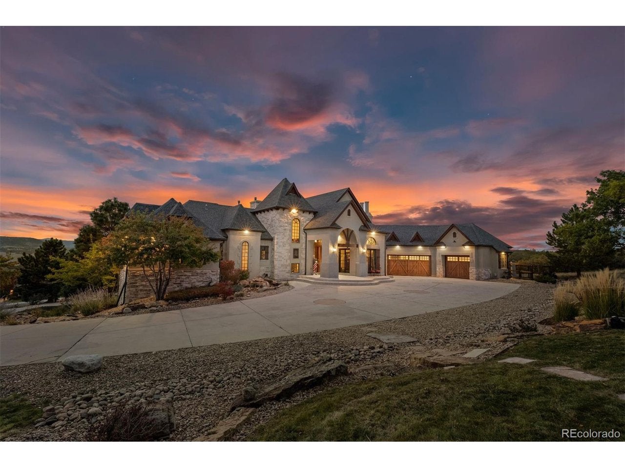 3440 Medallion Rd — photo