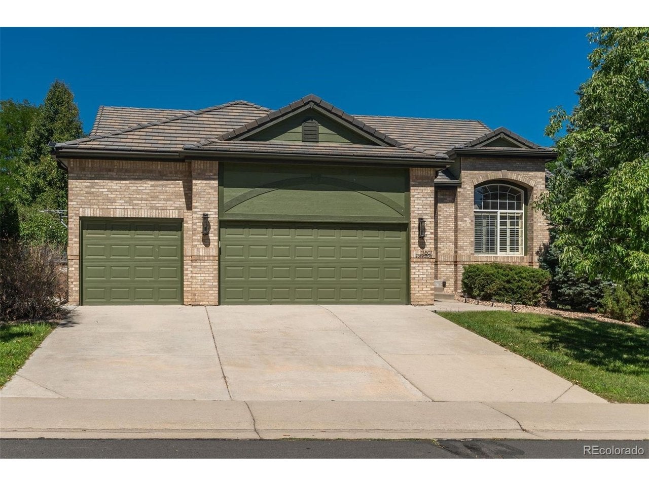 17807 E Oakwood Ln — photo