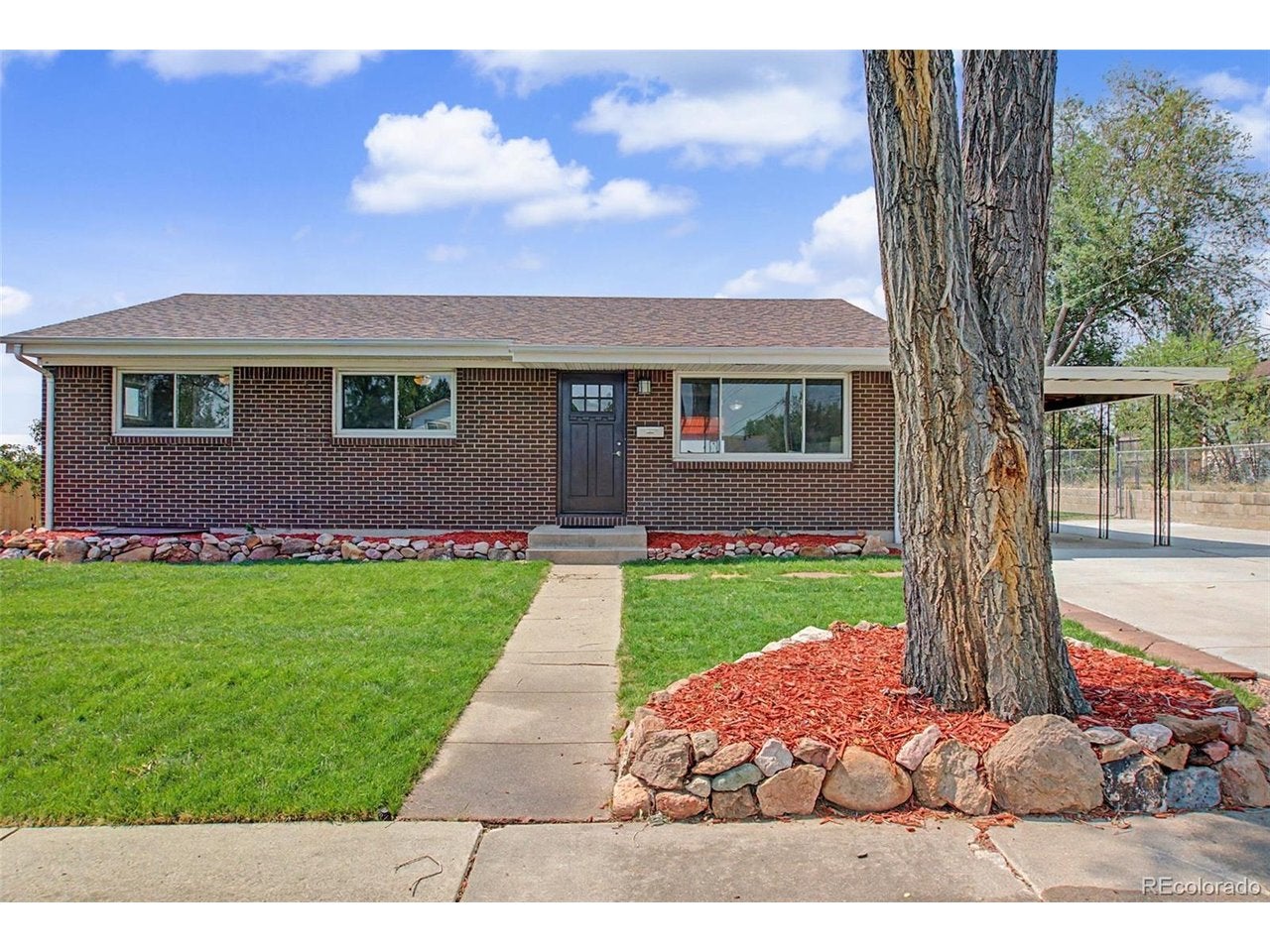 3811 Dixon Way — photo