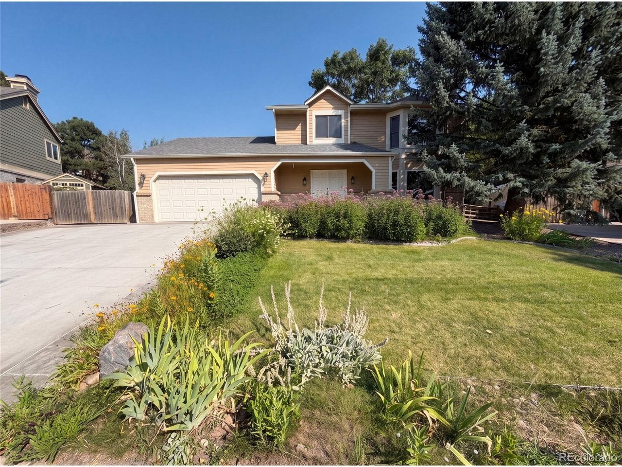 20890 E Sussex Ct — photo