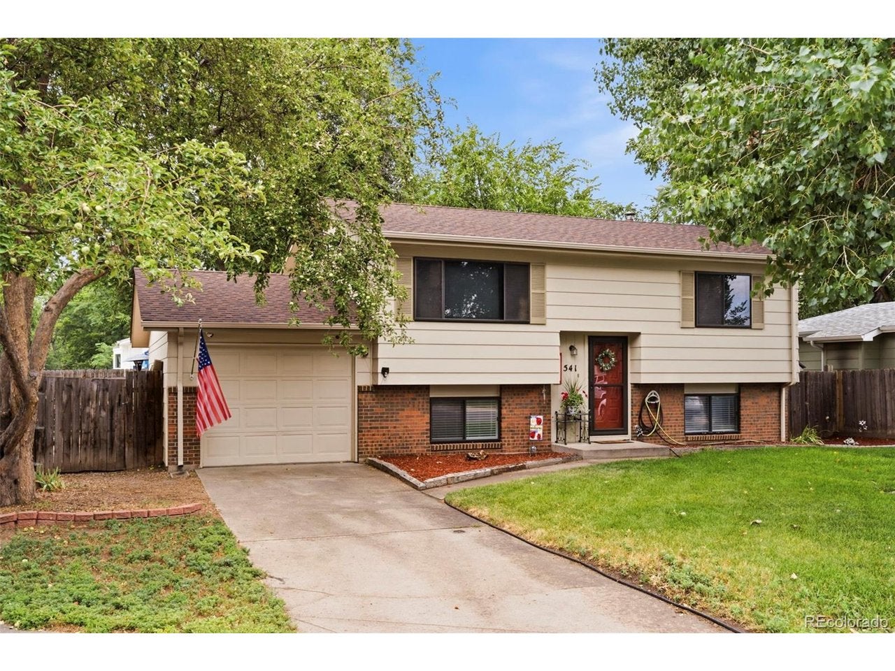 541 Sycamore Dr — photo