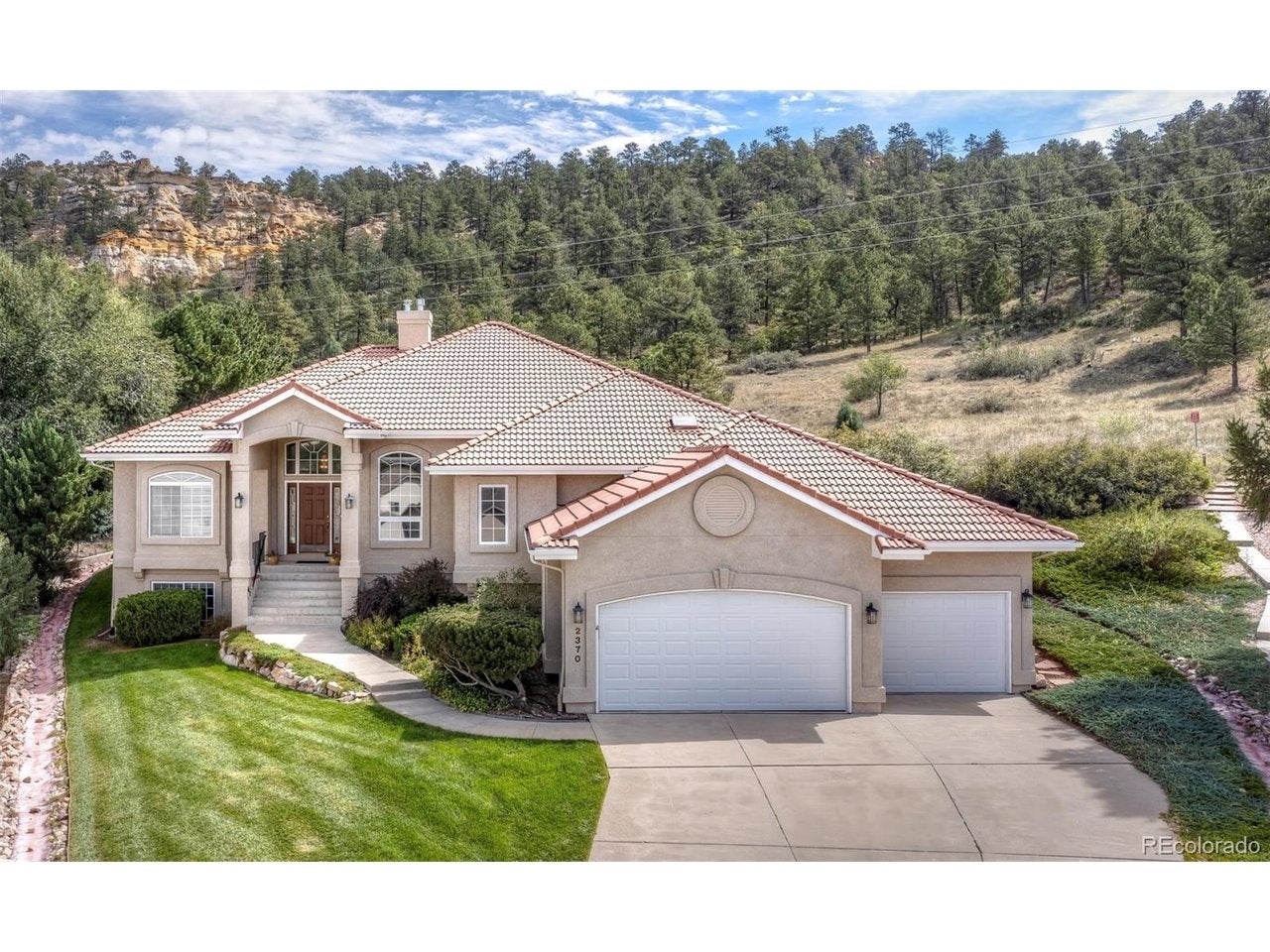 2370 Pinhigh Ct — photo