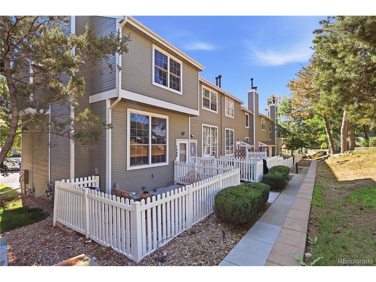 8199 Welby Rd 1406 — photo