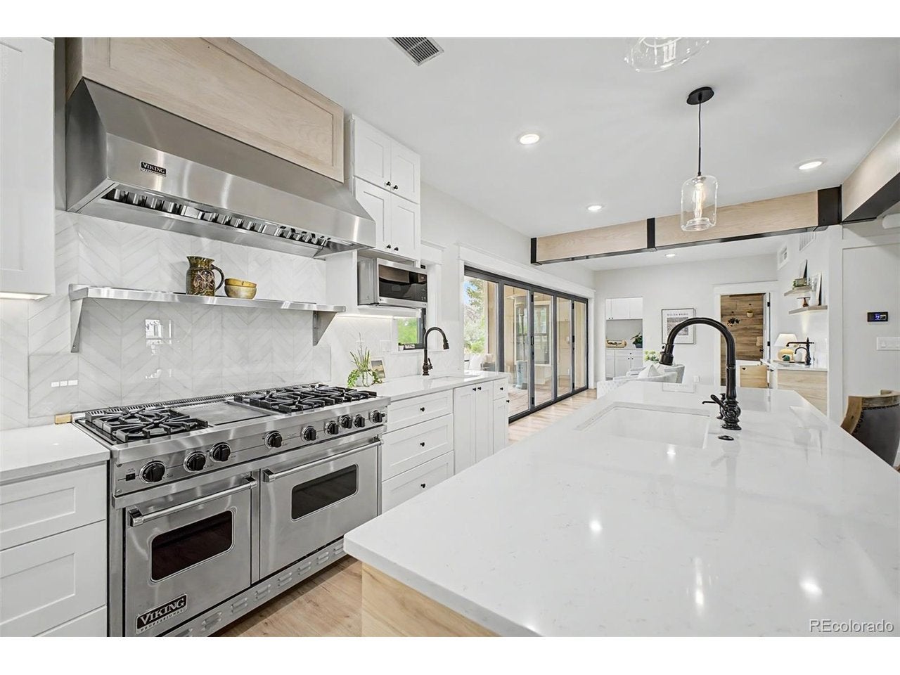 312 W Charles St — photo