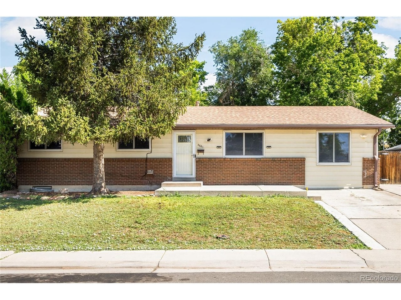 4661 Dixon Dr — photo