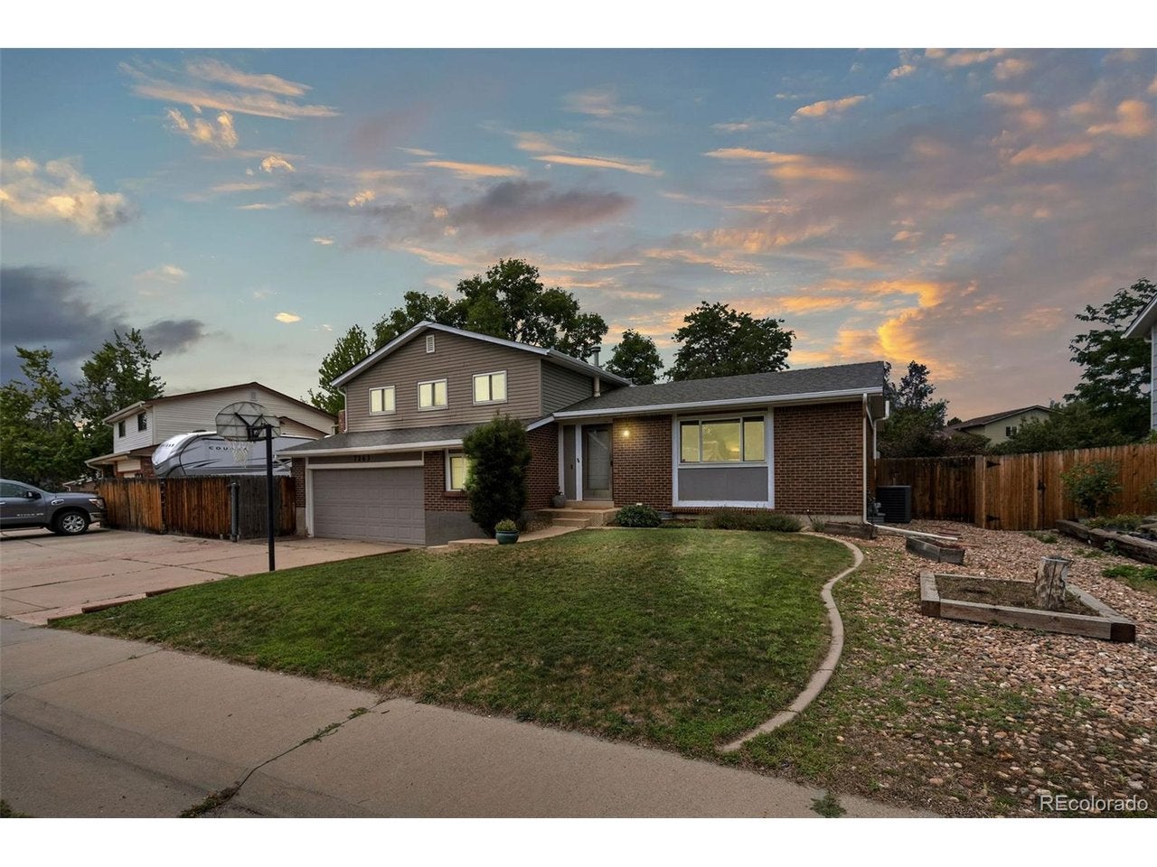 7263 Deframe Ct — photo