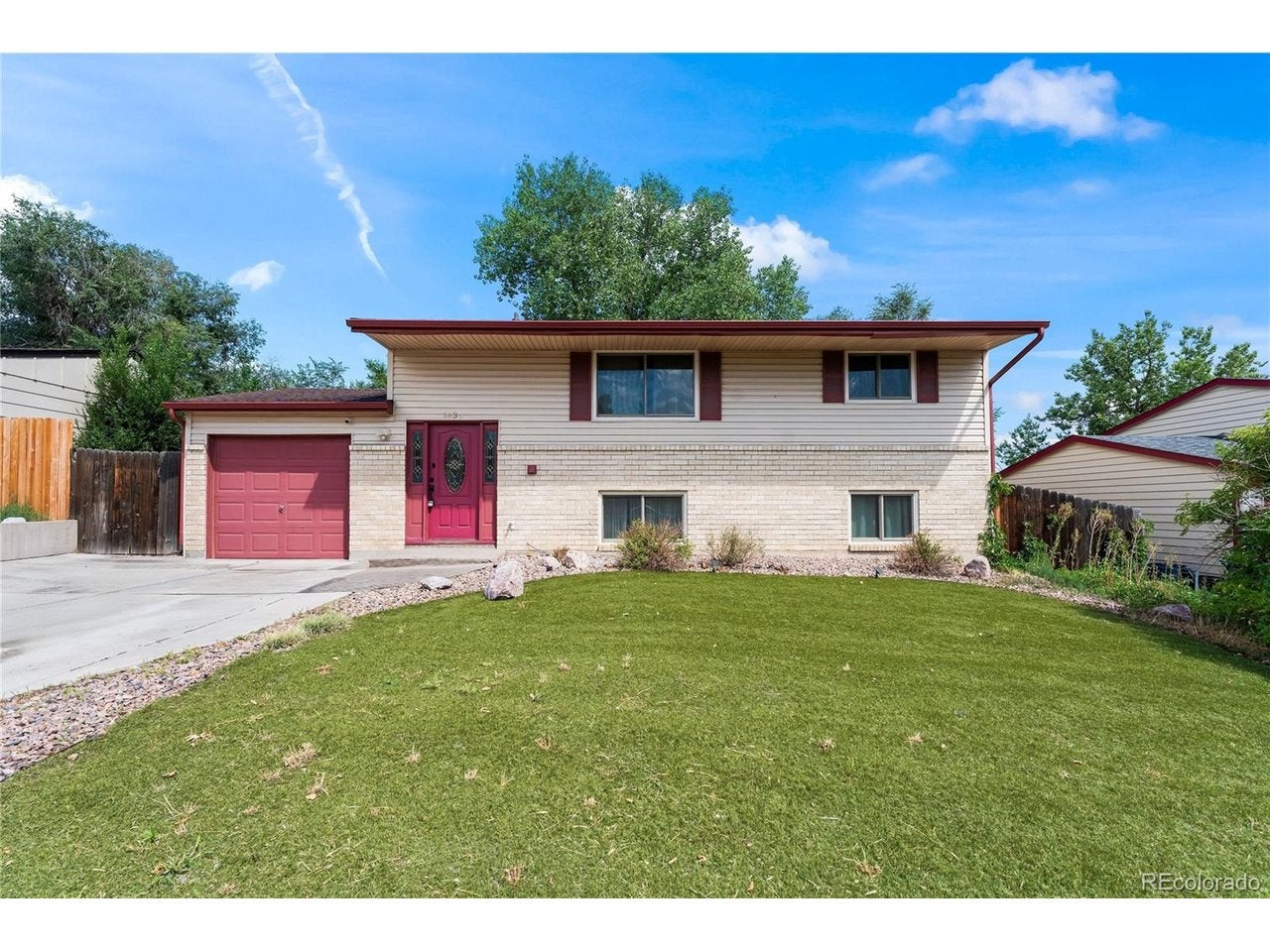 1435 Peterson Rd — photo