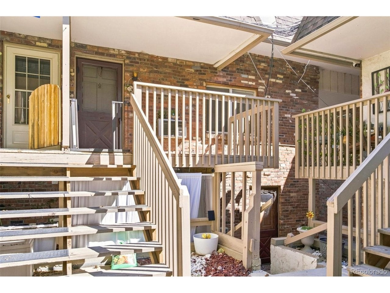 1525 S Holly St 208 — photo