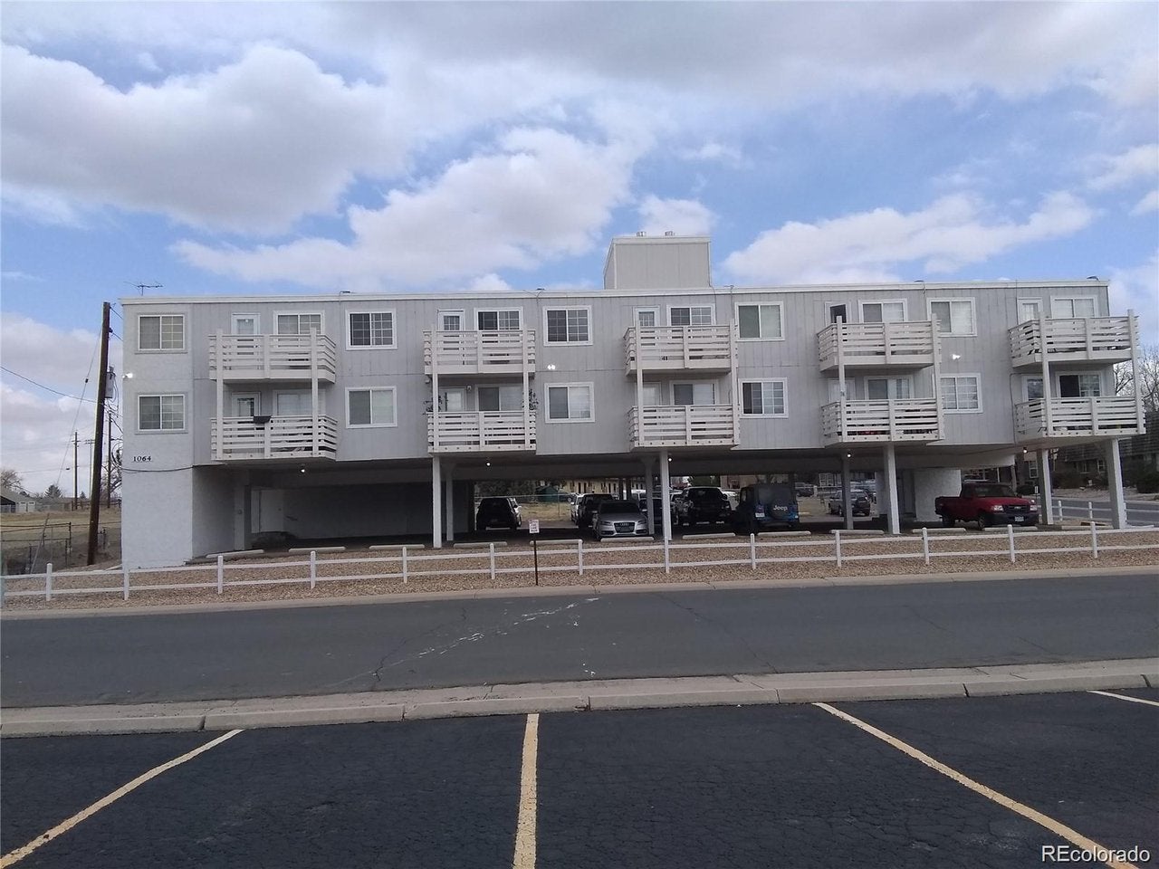 1064 Chambers Ct 108 — photo