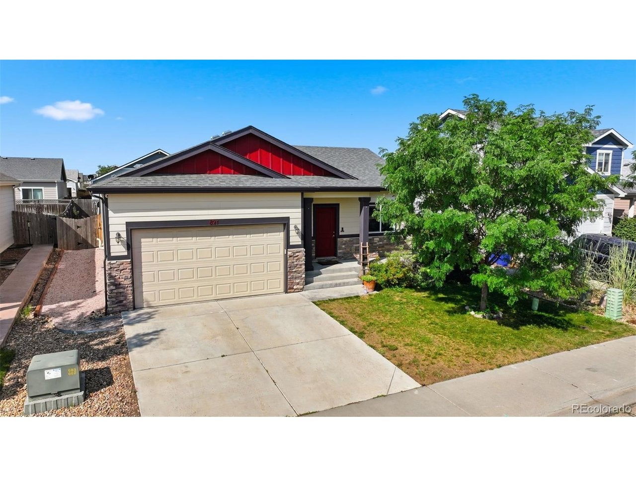821 Village Dr — photo