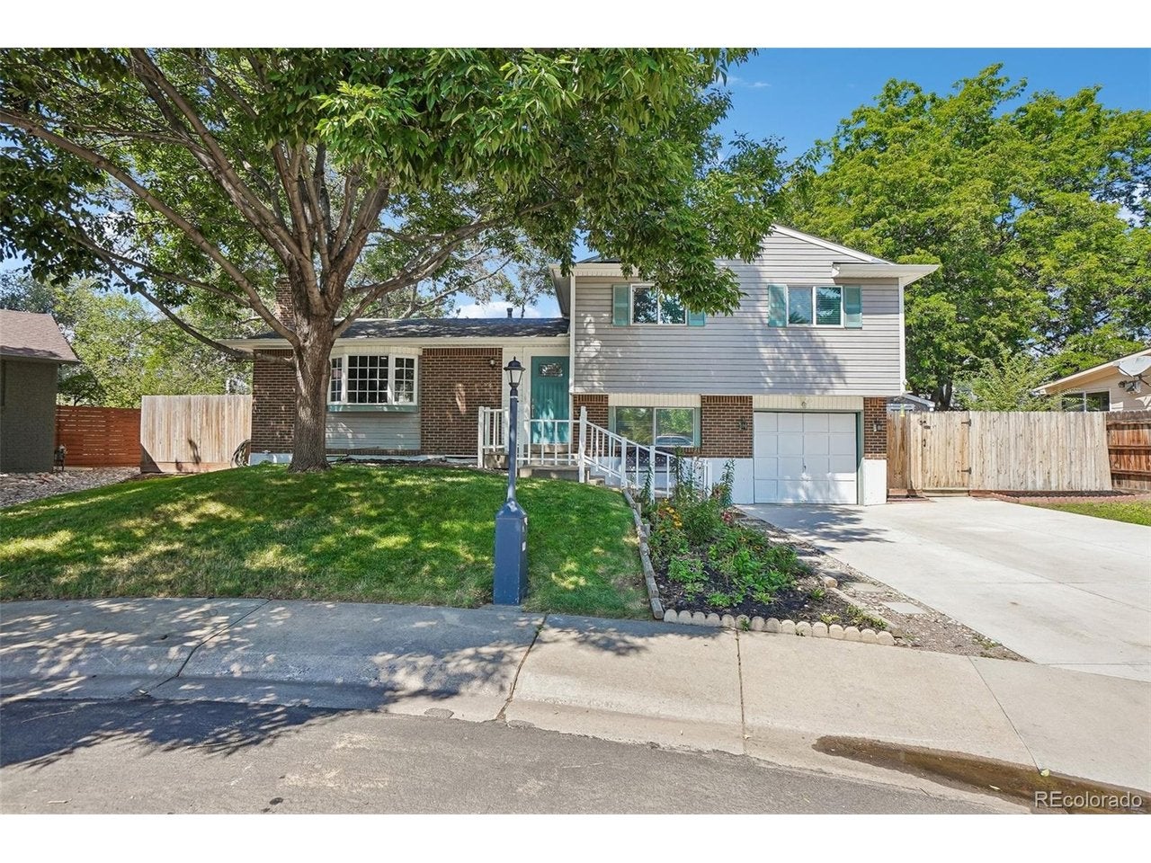 1635 Hartley Ct — photo