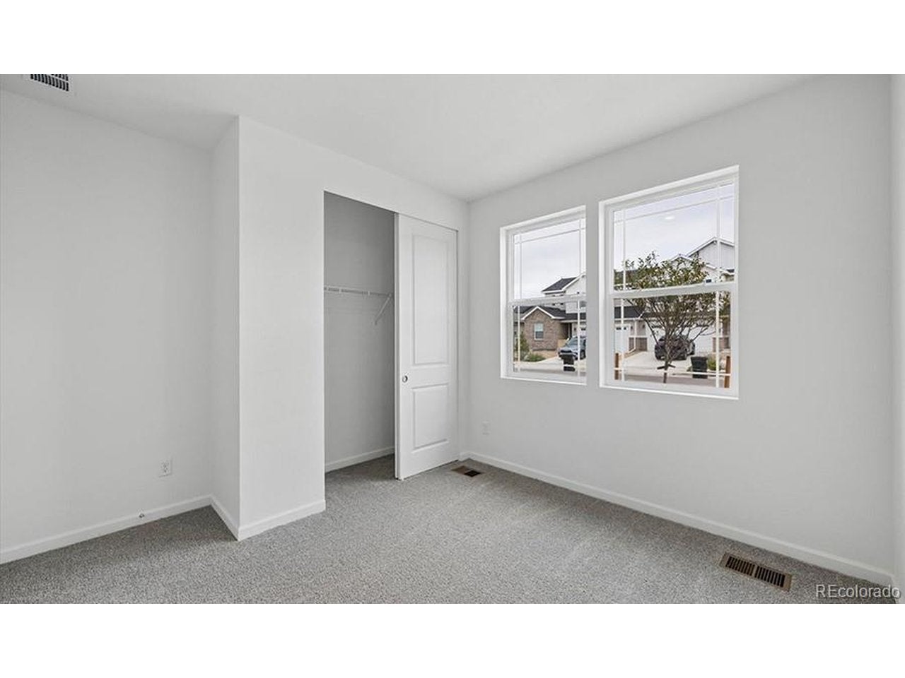 Home in Aurora, CO 80019 — photo 3