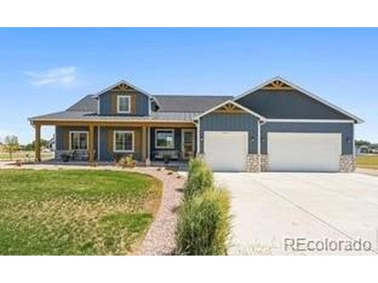 9251 Meadow Farms Dr — photo