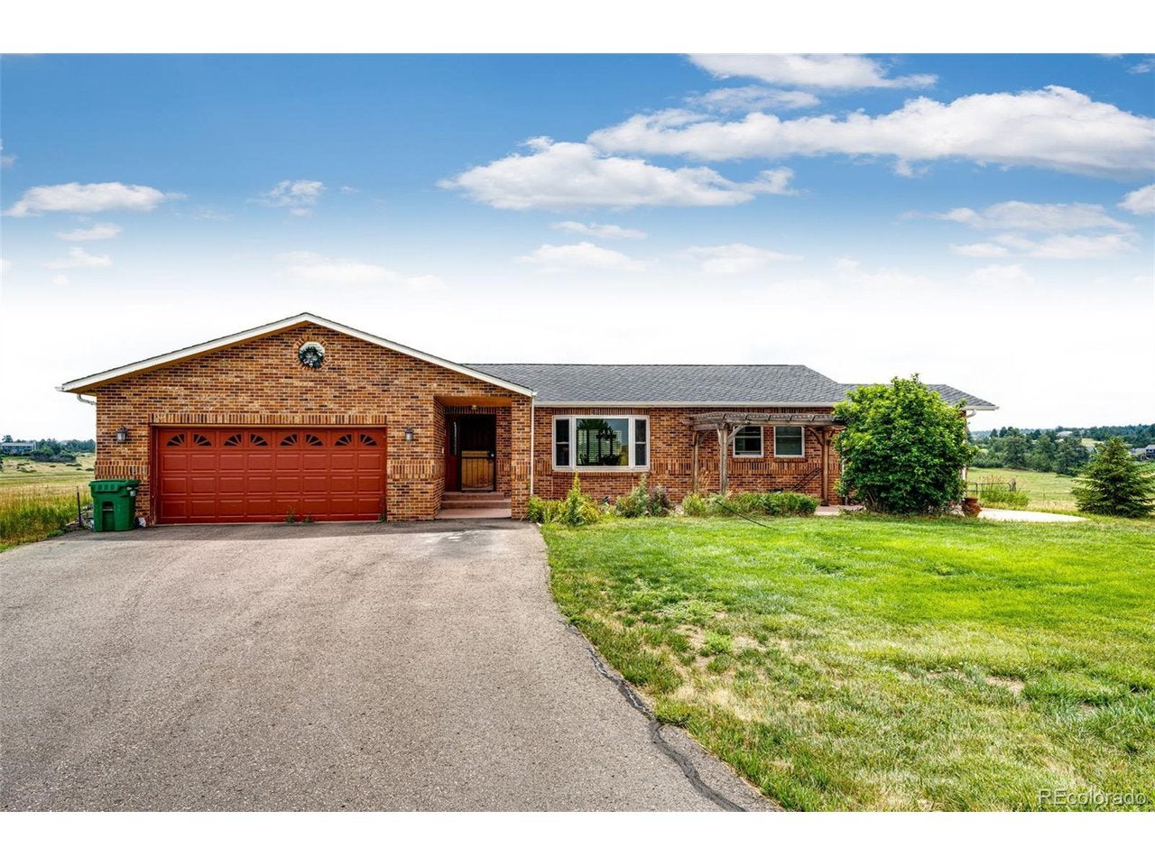 2218 Deerpath Rd — photo