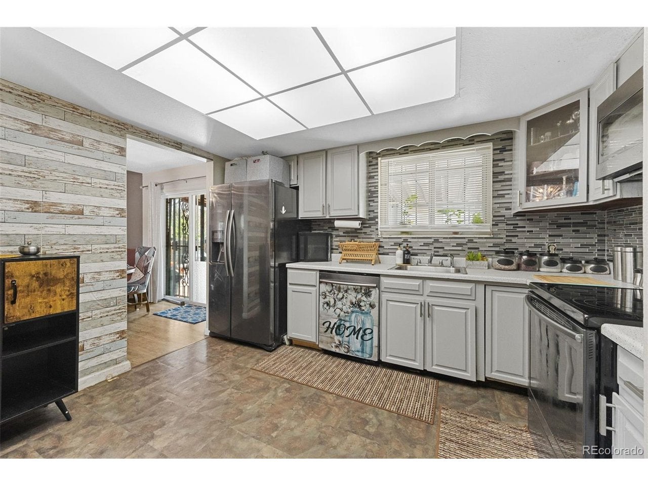 4725 Topeka Ct — photo