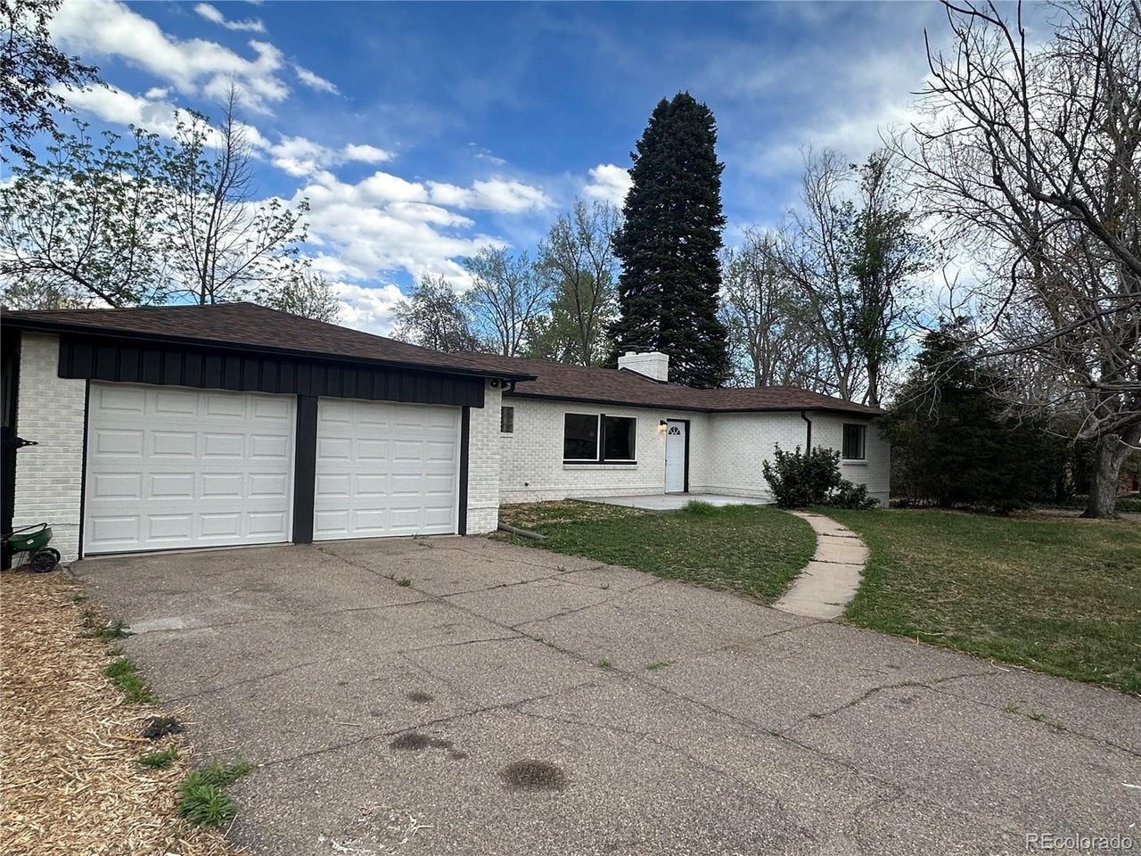 10 Allison St — photo