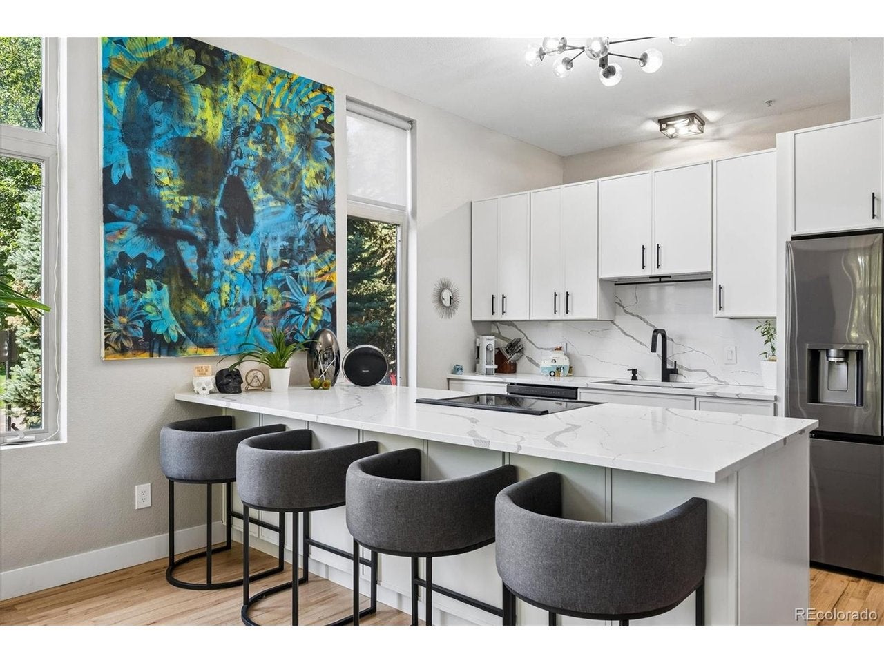 220 Roslyn St 701 — photo