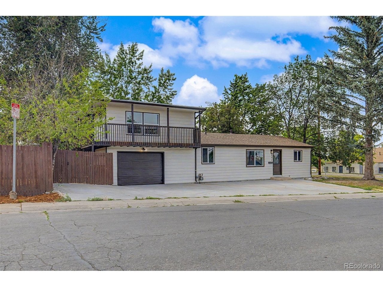 901 S Raleigh St — photo