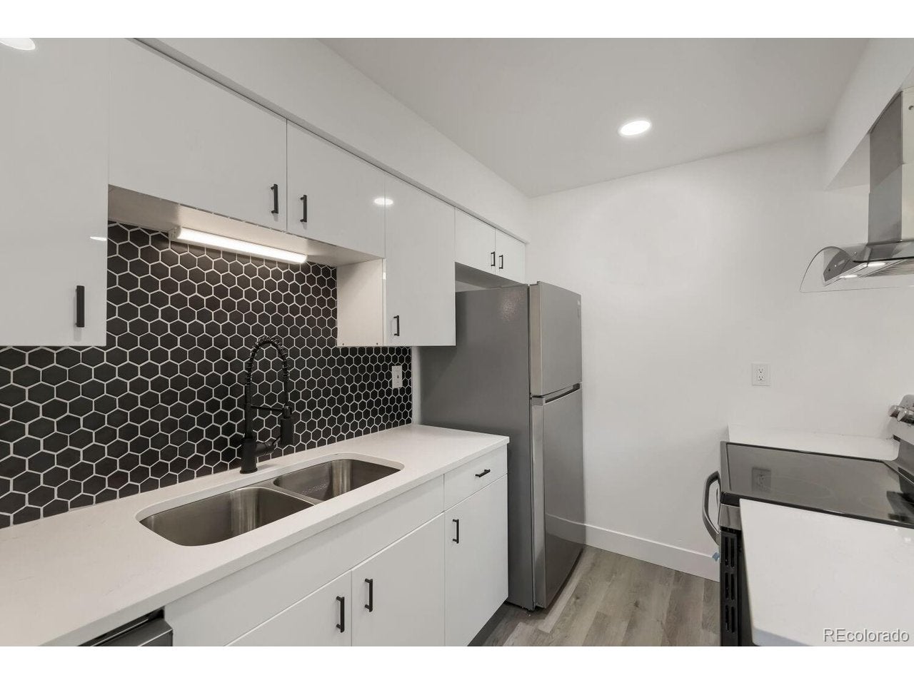 Home in Denver, CO 80237 — photo 3