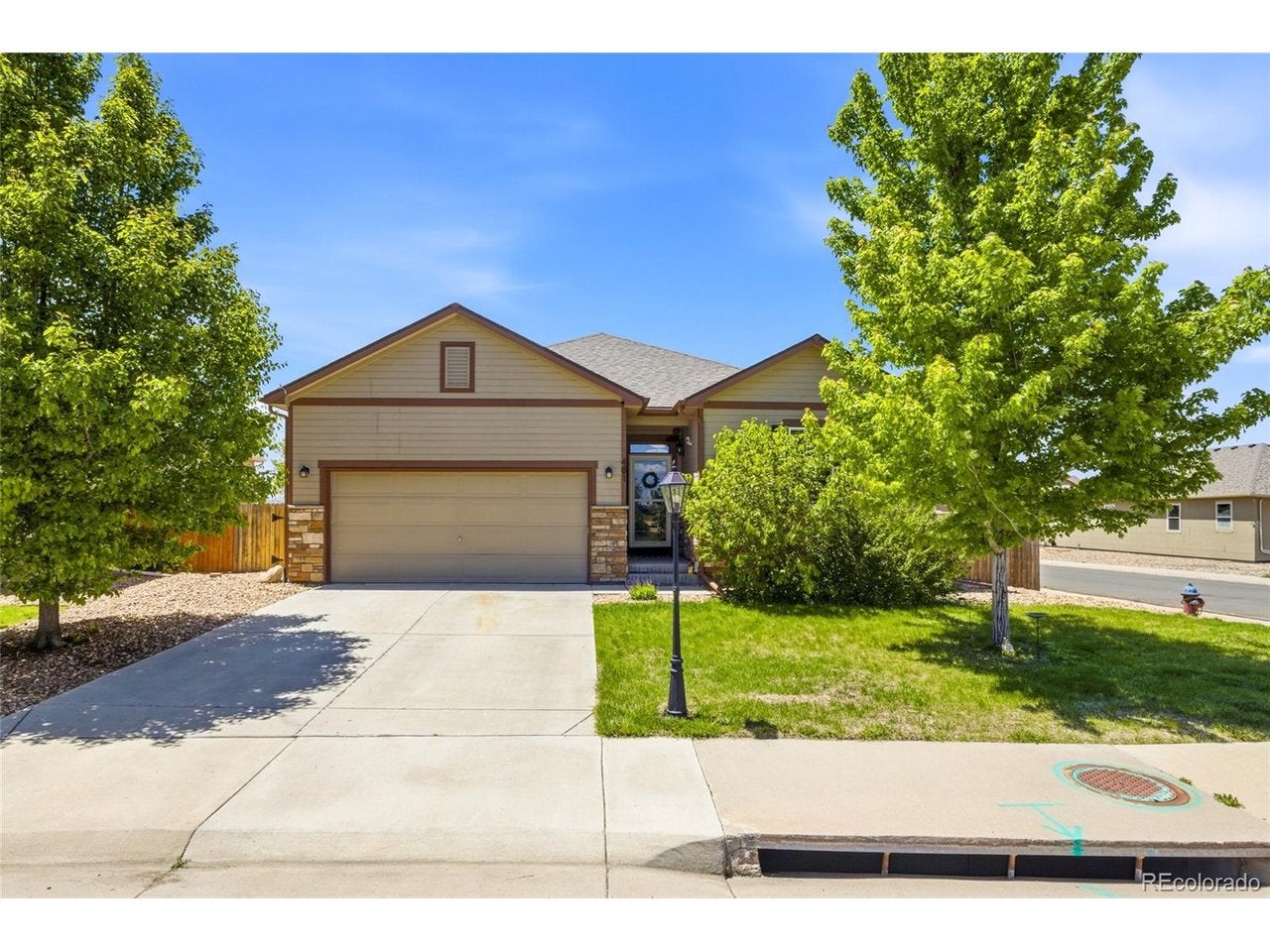 481 Clubhouse Dr — photo