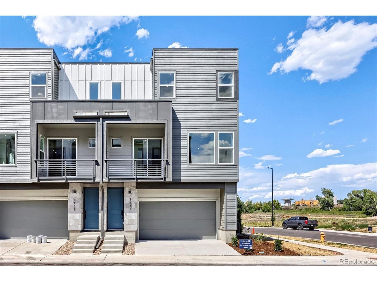 3431 W Elmhurst Pl — photo