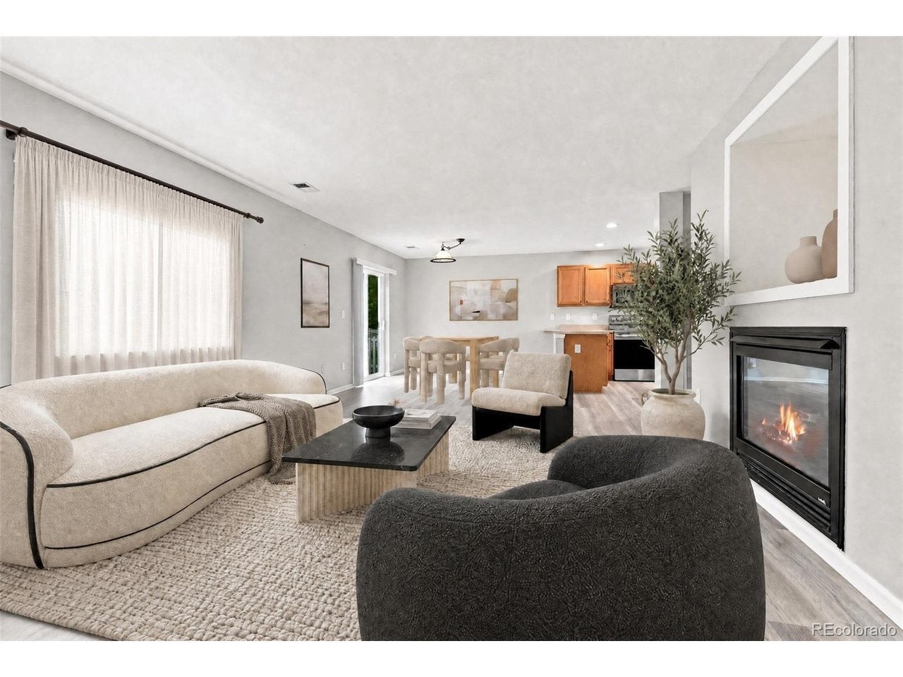 4221 Beautiful Cir — photo