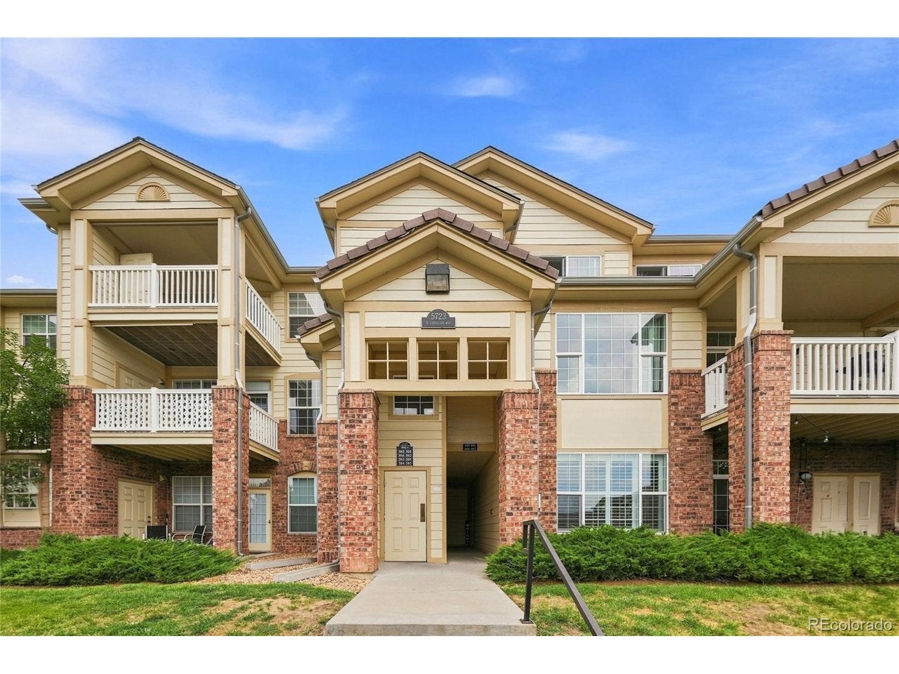5723 N Gibralter Way 4-102 — photo
