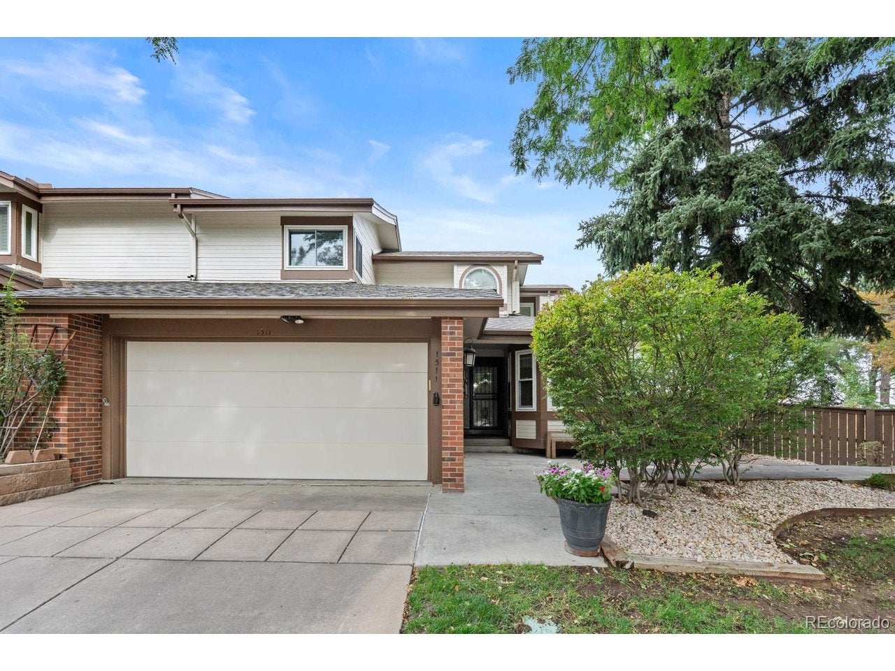 1511 Northcrest Dr — photo