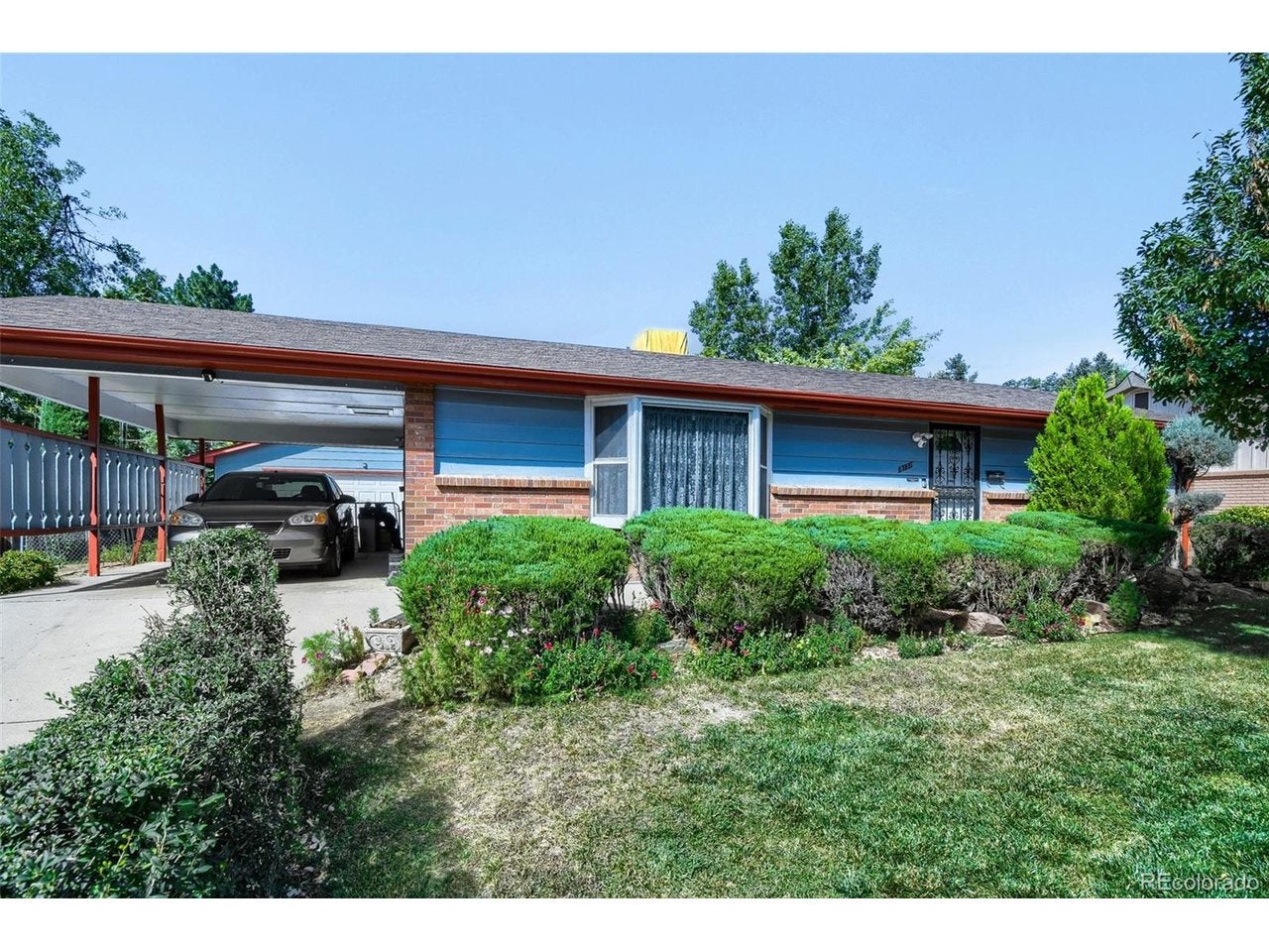 8131 Irving St — photo