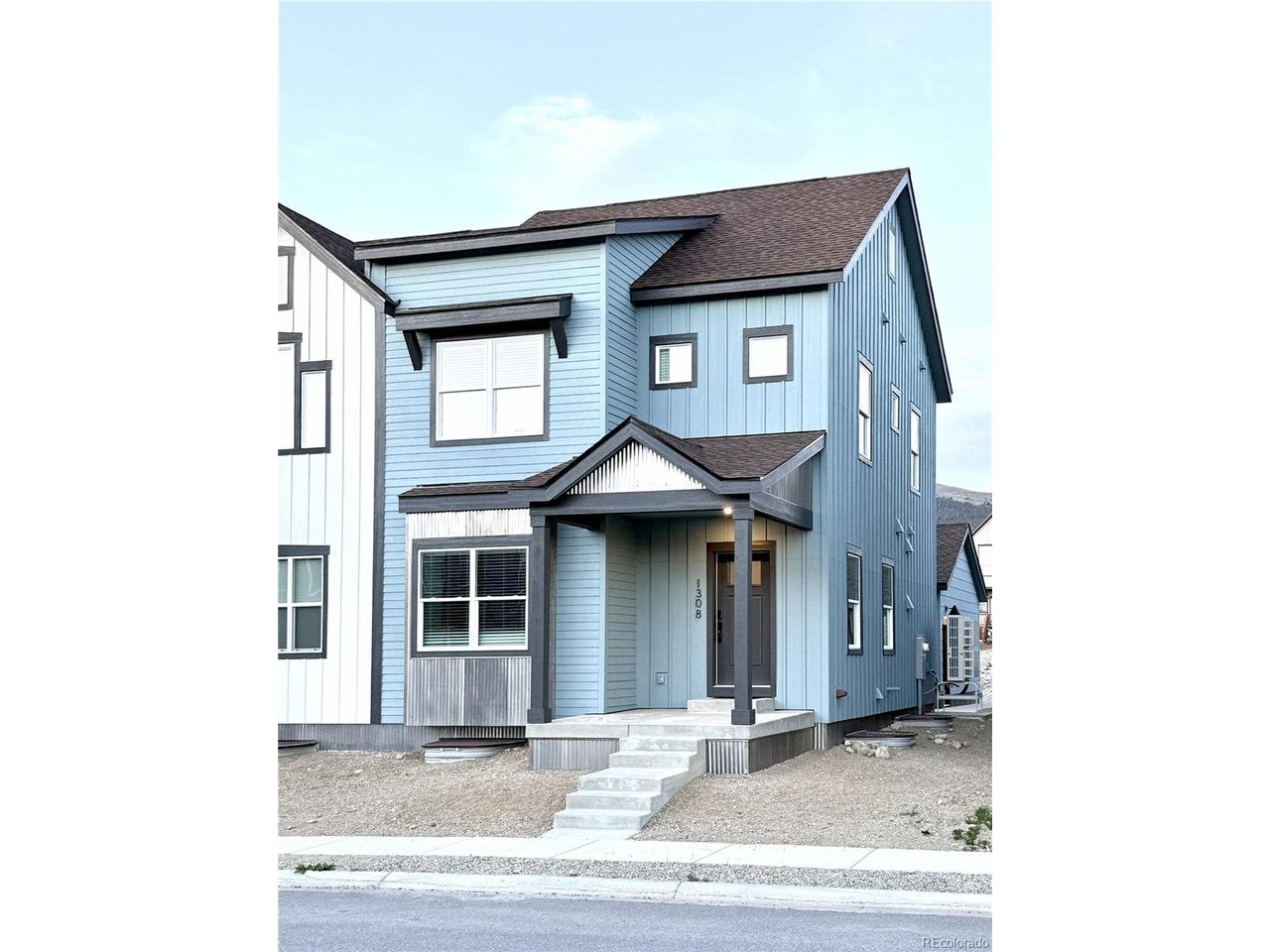 1311 Grand Review Dr — photo