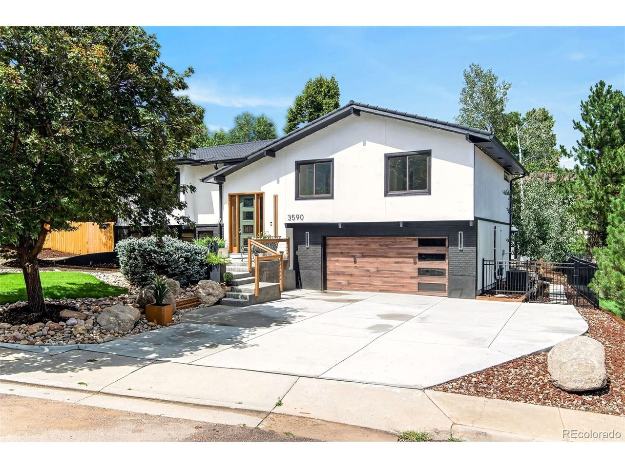 3590 Clubheights Dr — photo