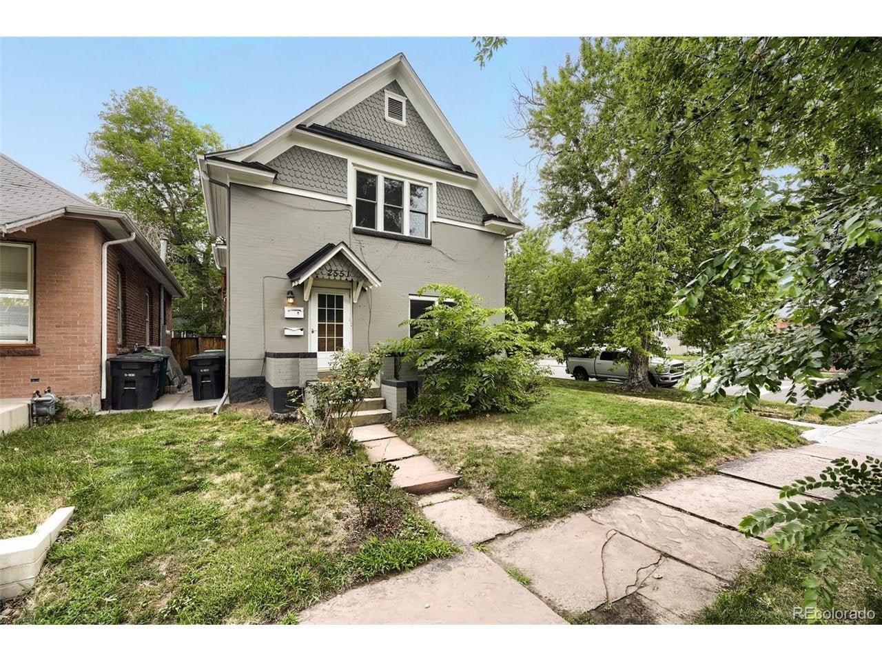 2551 Irving St — photo