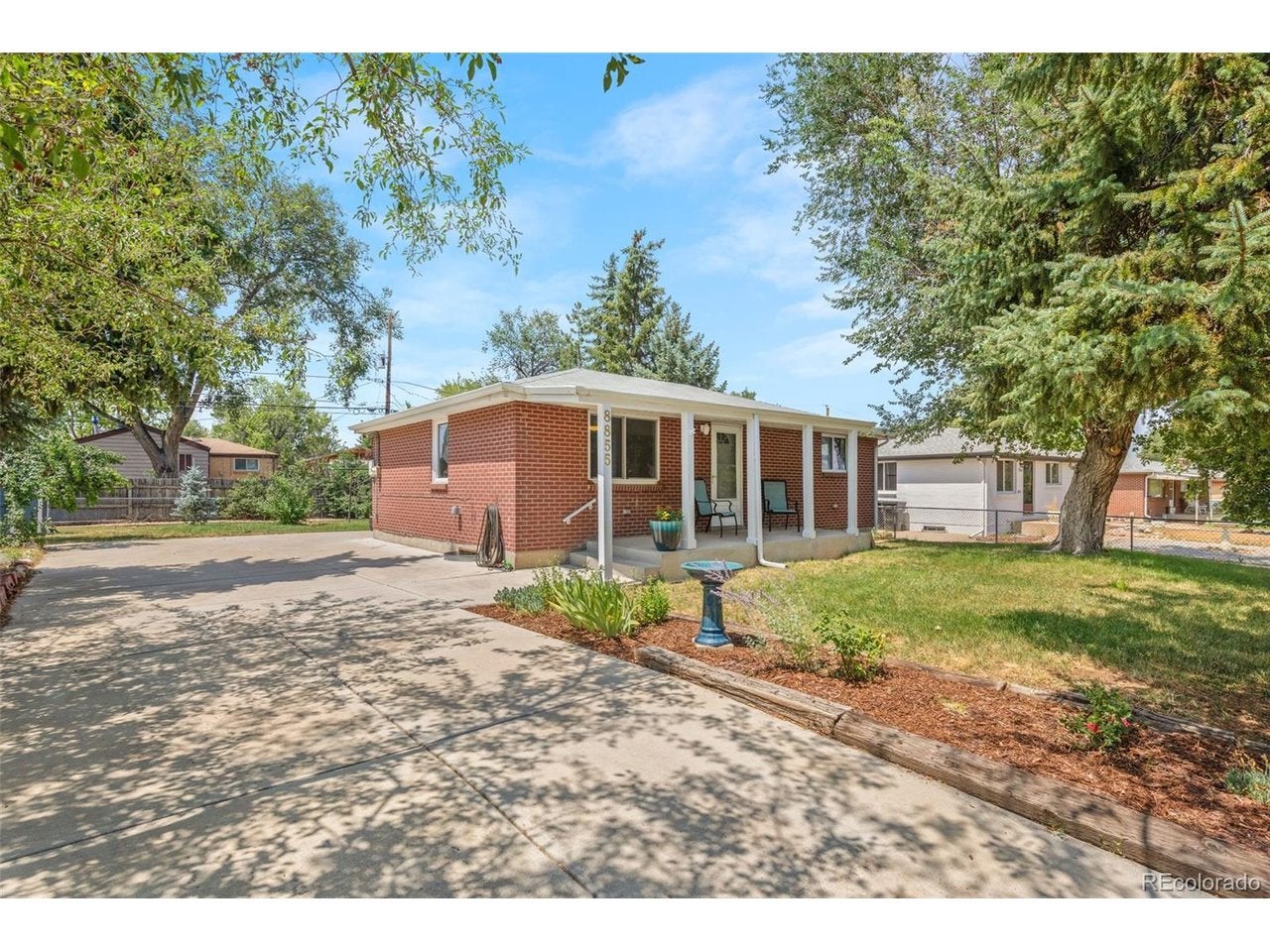8855 Hastings Way — photo