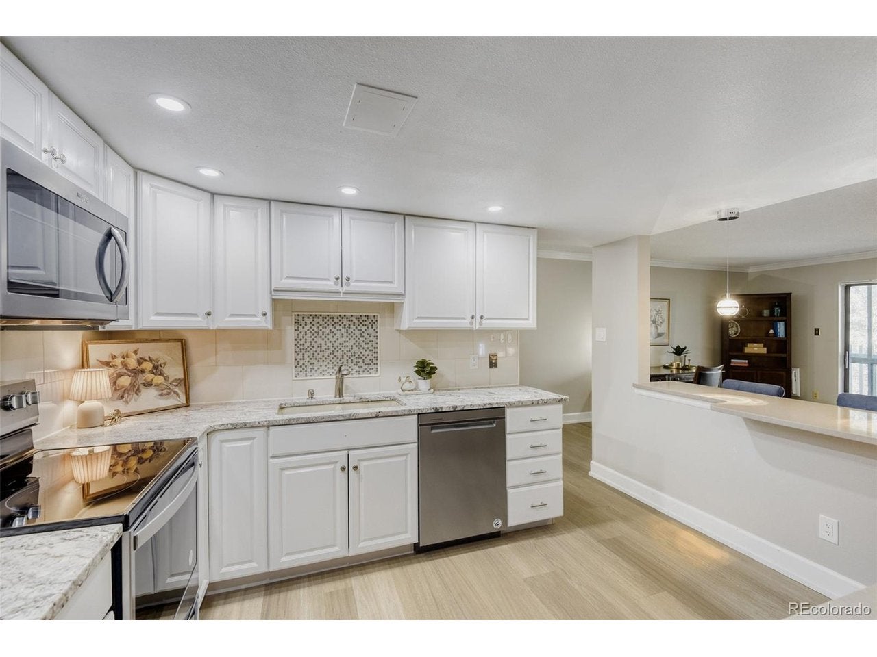 14102 E Linvale Pl 305 — photo