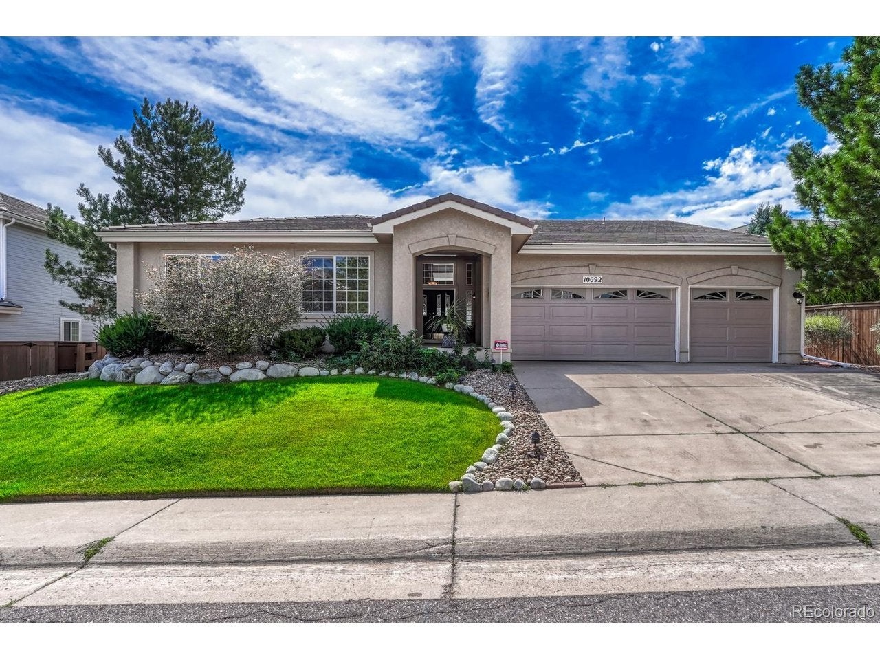10092 Charissglen Ln — photo