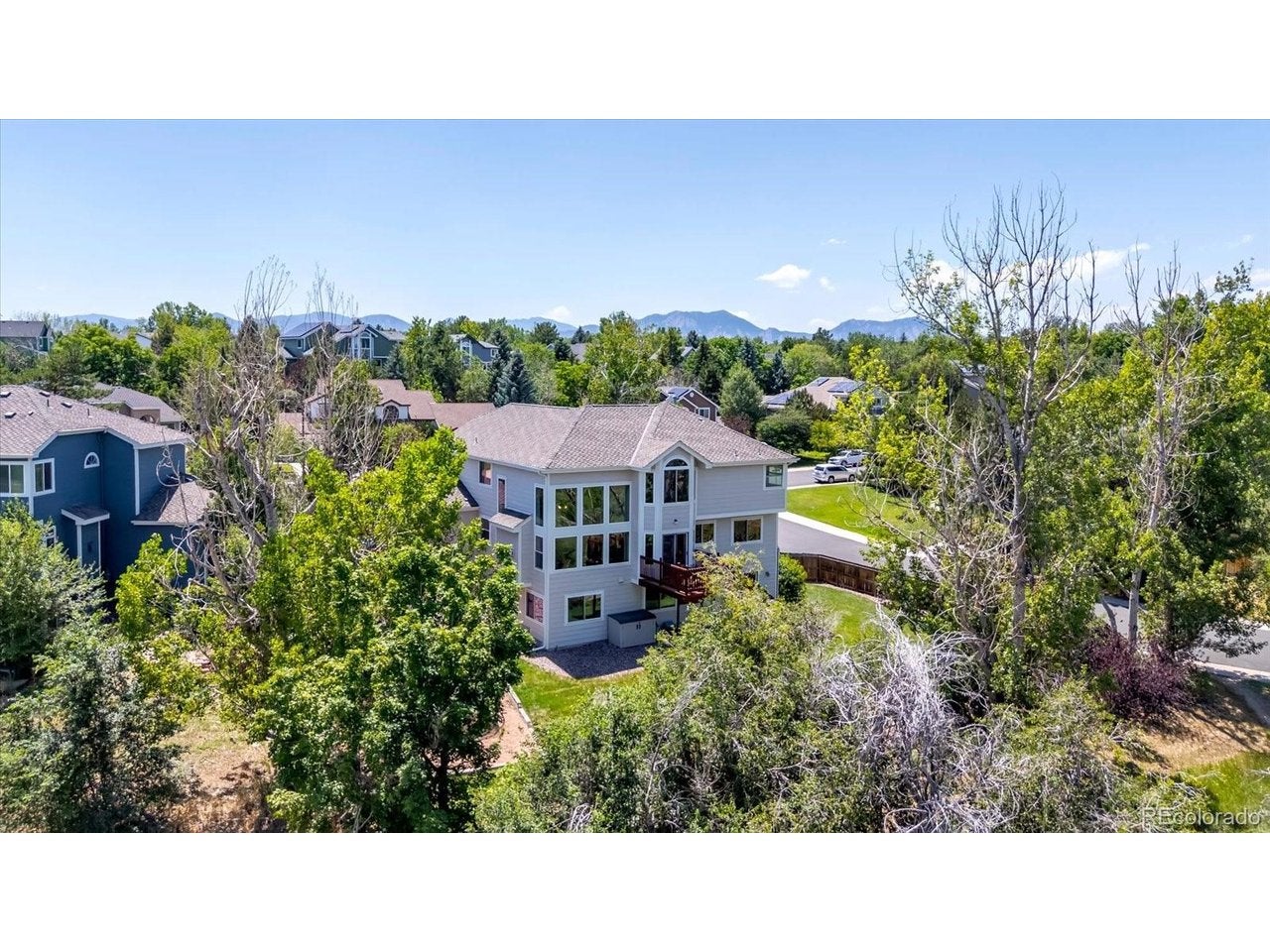 1598 Ridgeview Dr — photo