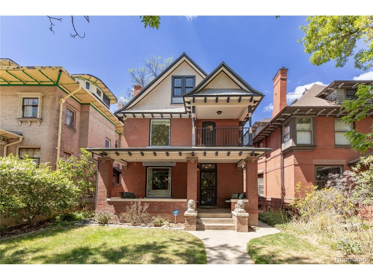 1361 Elizabeth St — photo