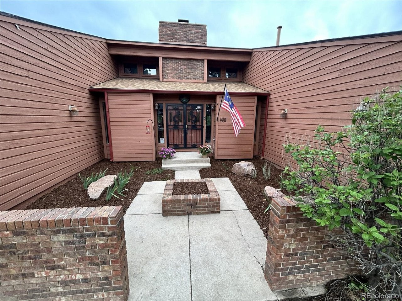 135 W Rangely Dr — photo